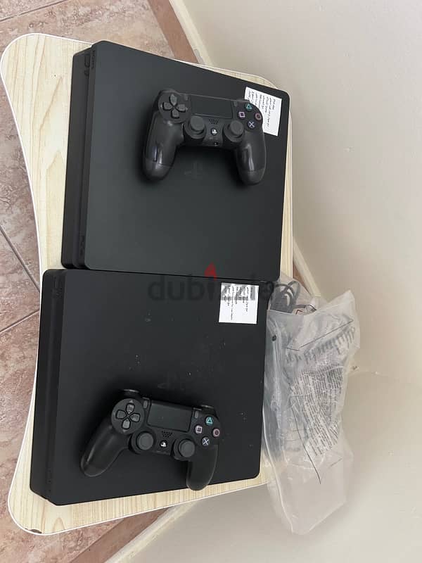 ps4 slim ممتازة و بحالة جيدة 9