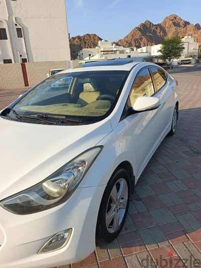 Hyundai Elantra 2012