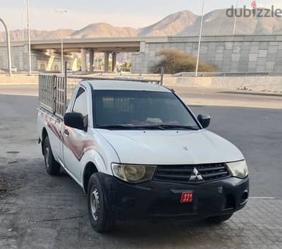 Mitsubishi pickup 2011 model for sale