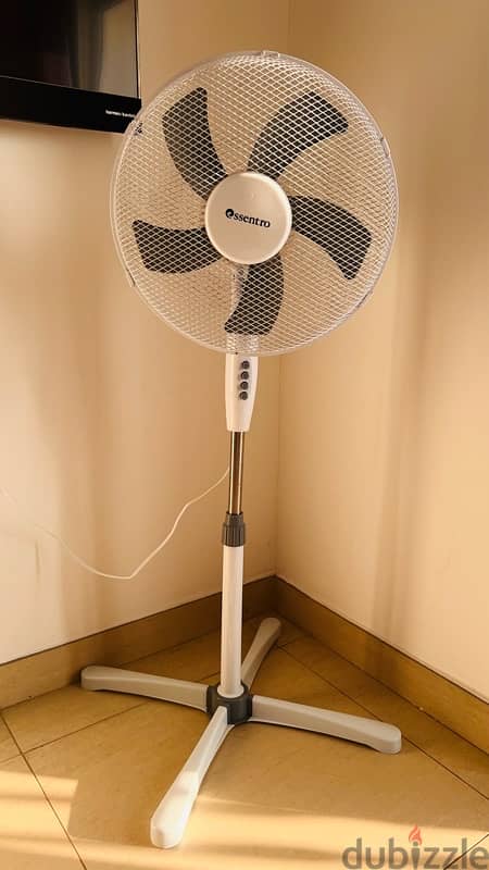 Essentro Standing Fan with 3 speed modes 0