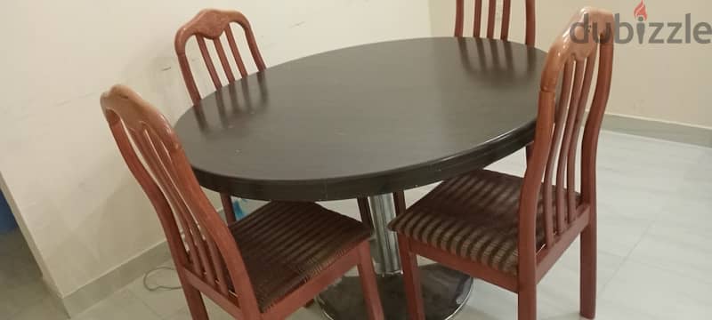 dinning  table for  sale 0