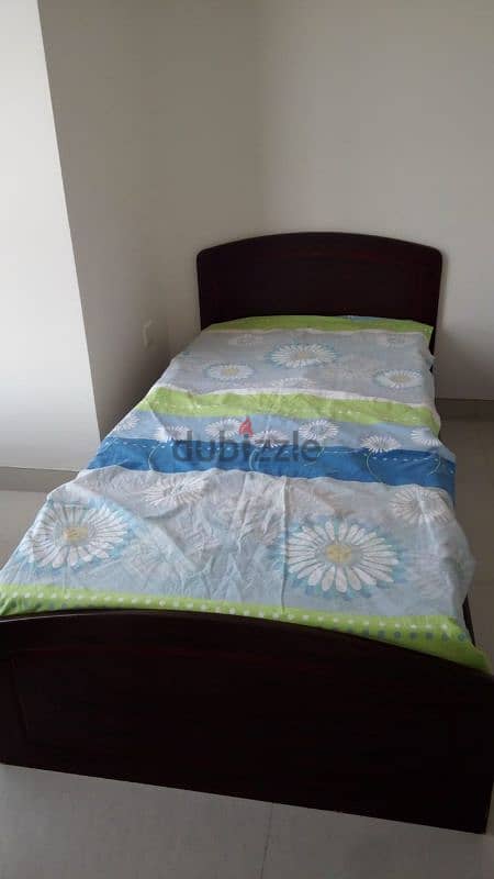 urgent sale new bed with spring matrex 0