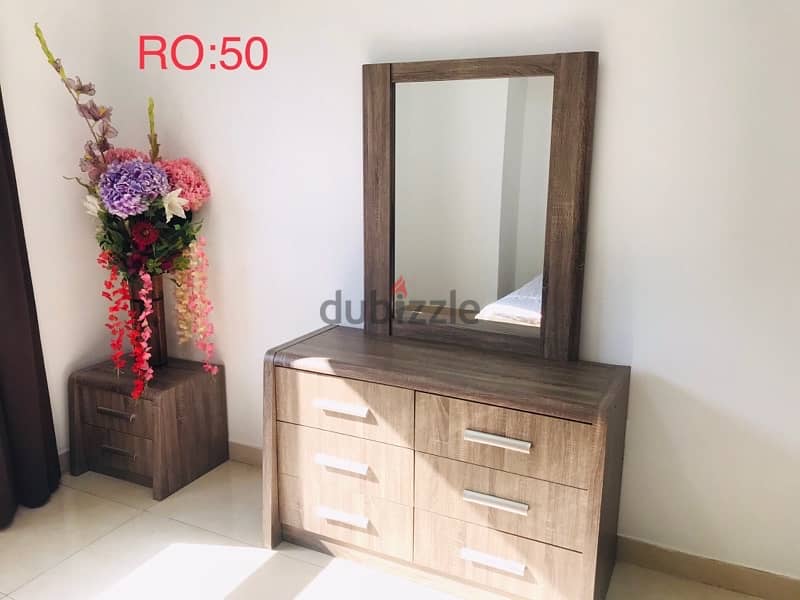 very good condition dressing table for sale 0