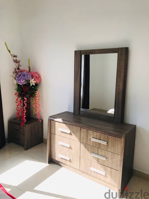 very good condition dressing table for sale 1