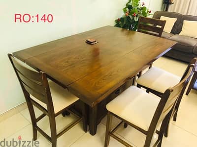 very good condition Dining table for sale  with 4 chairs