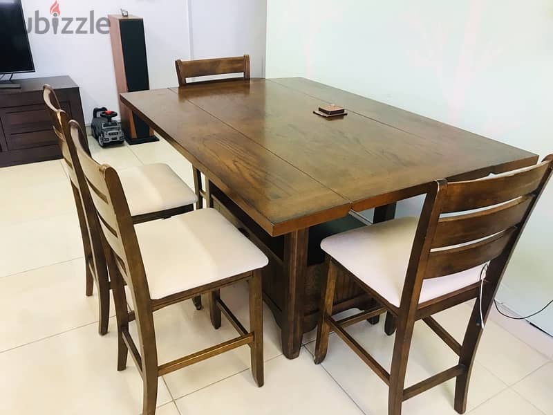 very good condition Dining table for sale  with 4 chairs 1