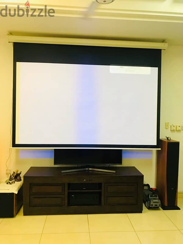 very good condition  projector with screen system 4