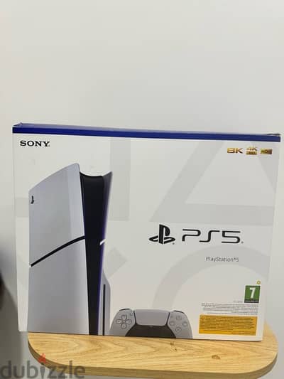 ps5 slim, مع كل ملحقاتها