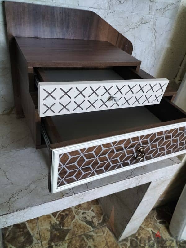 Drawer set and side tables 3