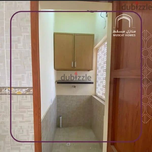 شقة للايجار بالغبرة/Apartment for rent in Al Ghubrah 4