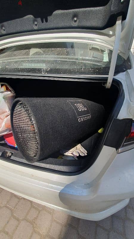 car display, subwoofer, amplifier in good condition 3