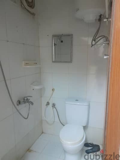 Room for rent in quram near hala supermarket