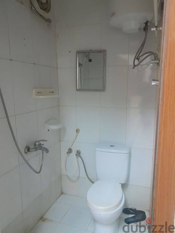 Room for rent in quram near hala supermarket 0