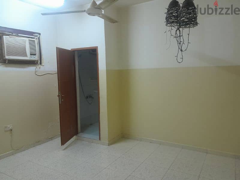 Room for rent in quram near hala supermarket 1