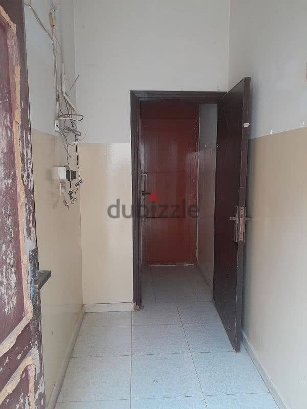 Room for rent in quram near hala supermarket 3