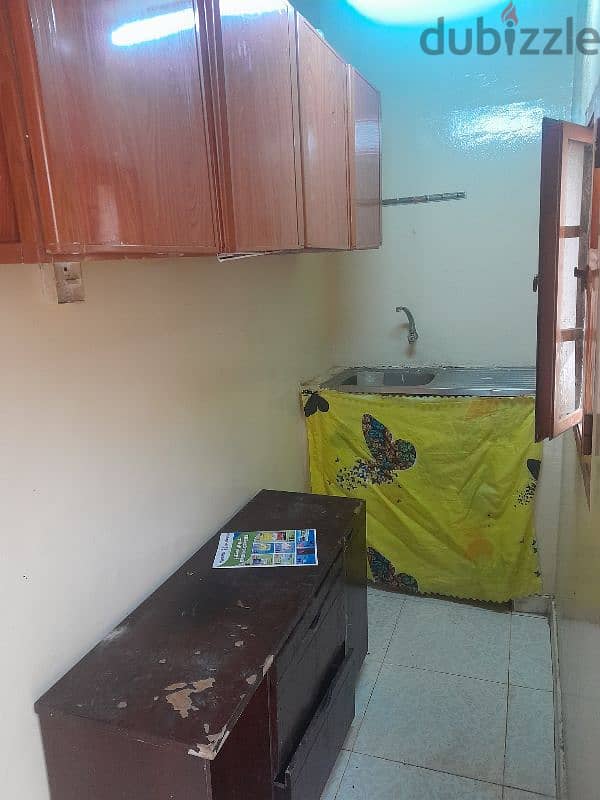 Room for rent in quram near hala supermarket 4