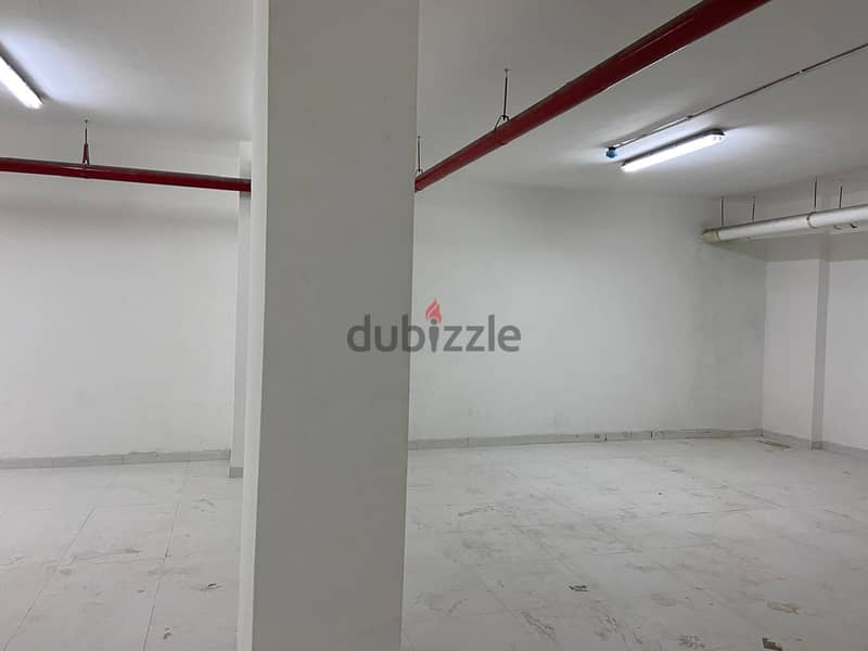 400sqm basement warehouse, first month free direct from the owner 2