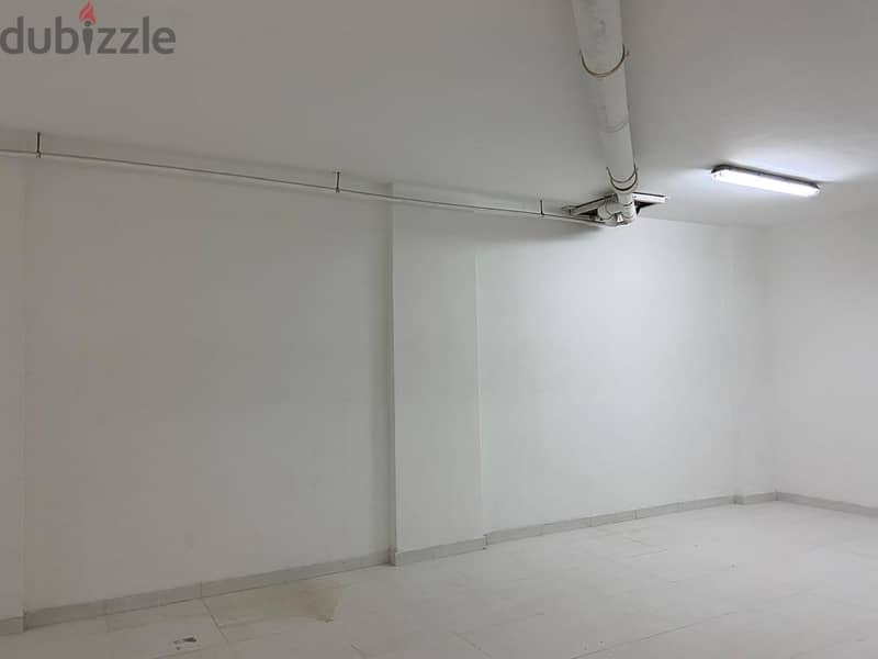 400sqm basement warehouse, first month free direct from the owner 3