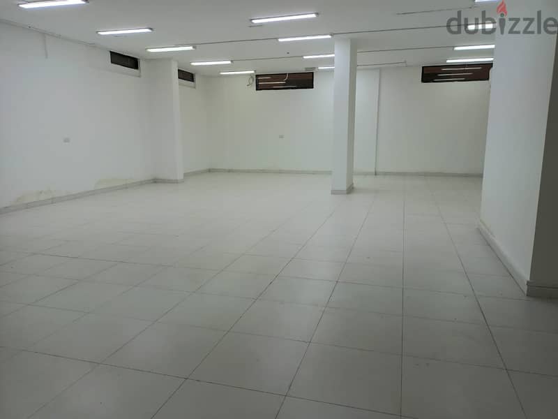 400sqm basement warehouse, first month free direct from the owner 9