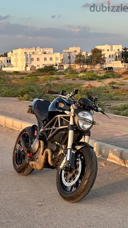 ducati monster 1100 evo دوكاتي مونستر 1100 إيفو 1