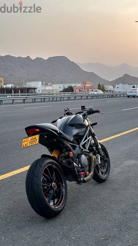 ducati monster 1100 evo دوكاتي مونستر 1100 إيفو 0