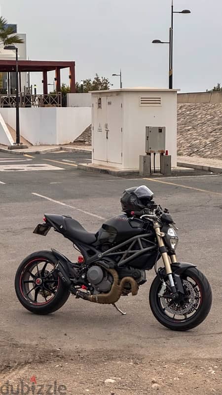 ducati monster 1100 evo دوكاتي مونستر 1100 إيفو 11