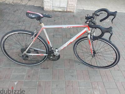 road bike size 25c700 my WhatsApp 97658846