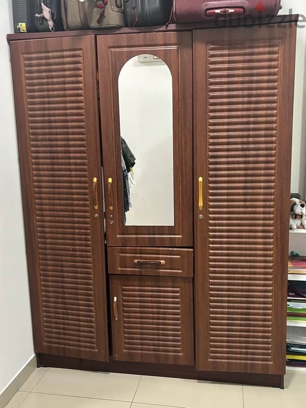 3 Door wardrob for sale 1