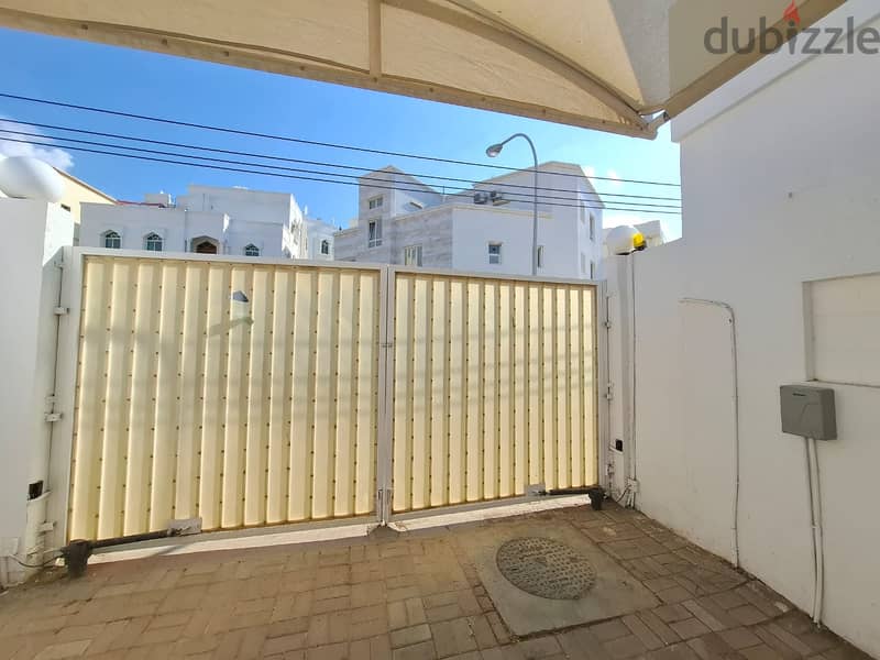 Commercial Ground Floor 3BHK Villa FOR RENT in Khuwair 33 PPC113 6