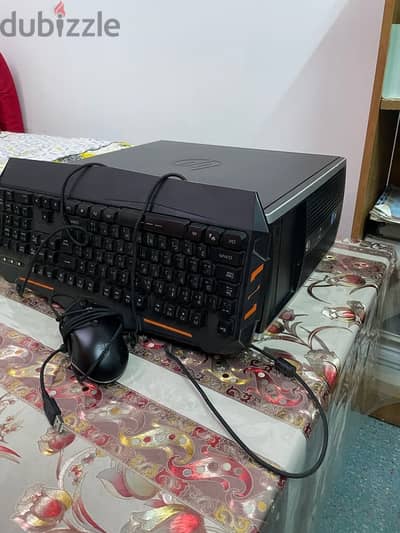 كمبيوتر للبيع مع كيبورد. Pc for sale with keyboard