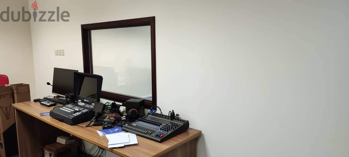 This Oman Journalist Association official studio. 4k Video Camera  18x 1