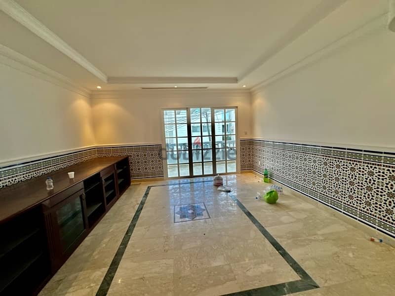 highly recommended standalone 5+3br in Qurum park 7