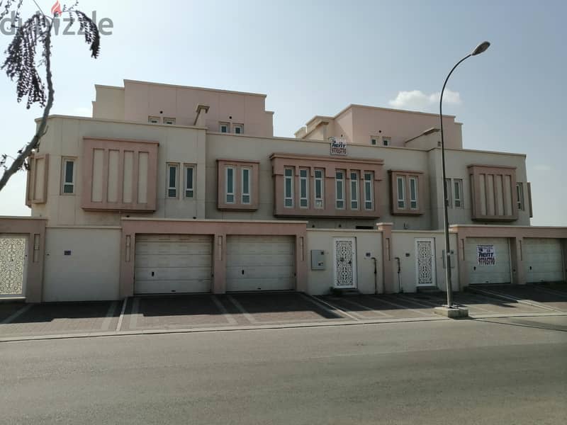 -NEW Twin villa in alkhoud  فيلا بالخوض جديدة مقابل ملعب السيب 0