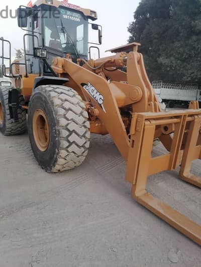 Forklift wheel Loader available For Rent