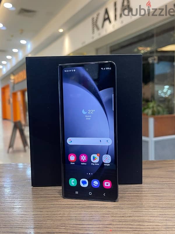 Samsung Z fold 5 , 256 Gb , 10 months samsung warranty 2