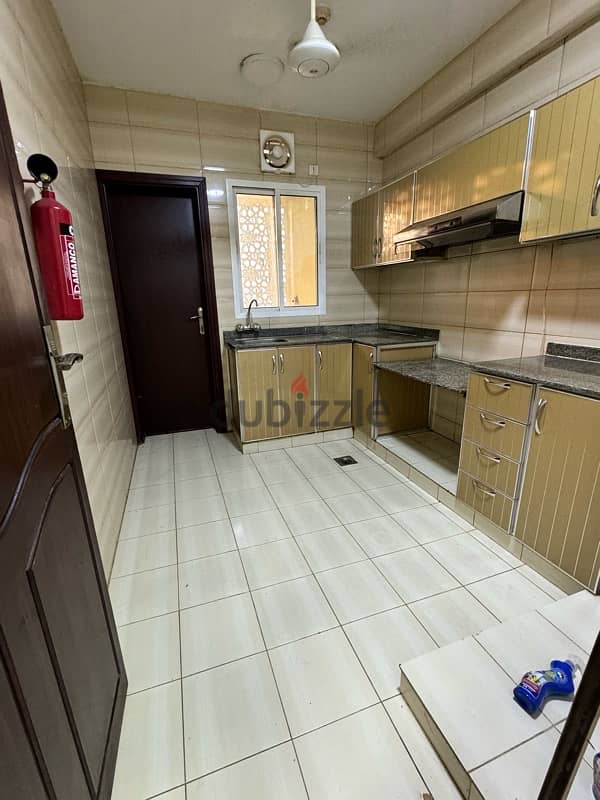 FLAT FOR RENT IN AL HAIL SOUTH / شقة للايجار في الحيل الجنوبية 3