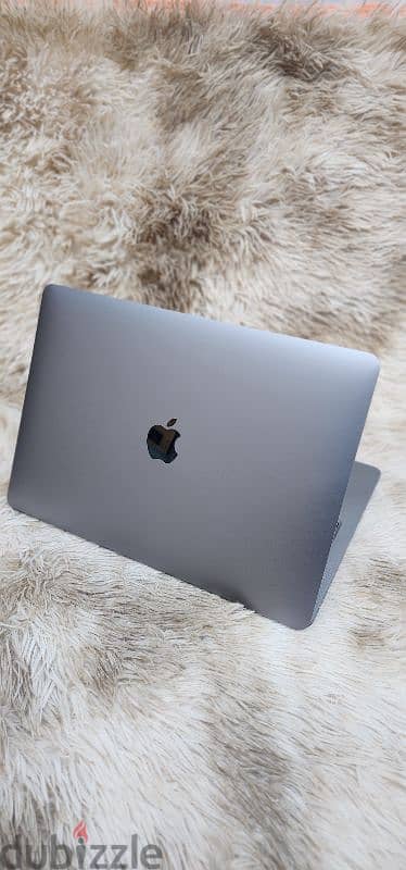 MacBook A2179 2020 Touch id 16gb