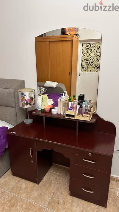 dressing table