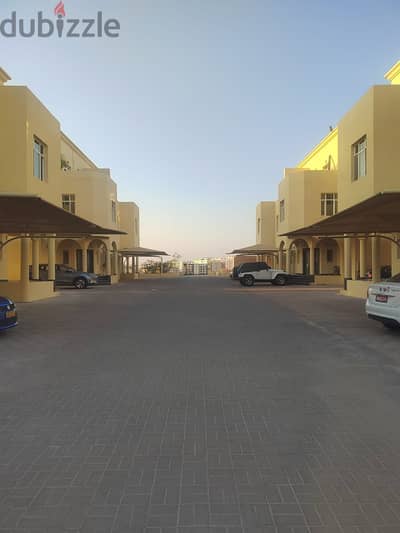 For Rent 5 BHK Villa - Located in Al Qurum