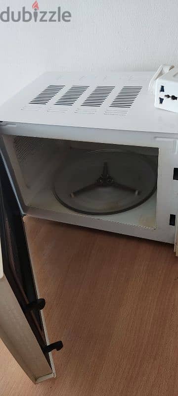 Onida Power Grill Microwave Oven – Used, Excellent Condition – OMR 20 1