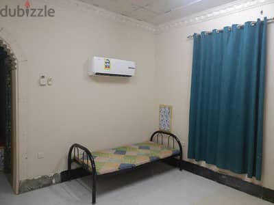 غرفة للإيجار For Rent Room