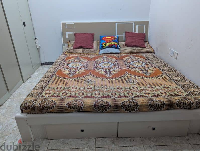 good condition available bed home items 1