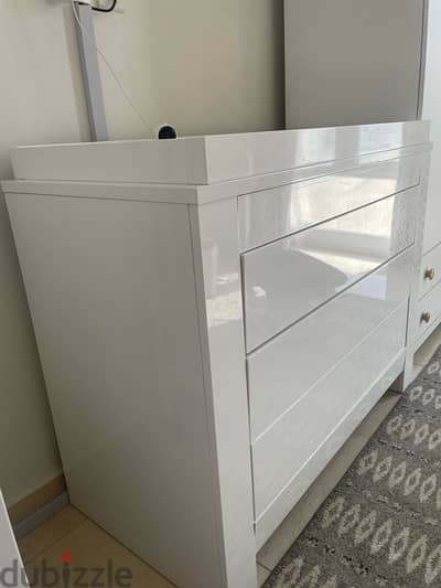 White Drawers Heavy Duty