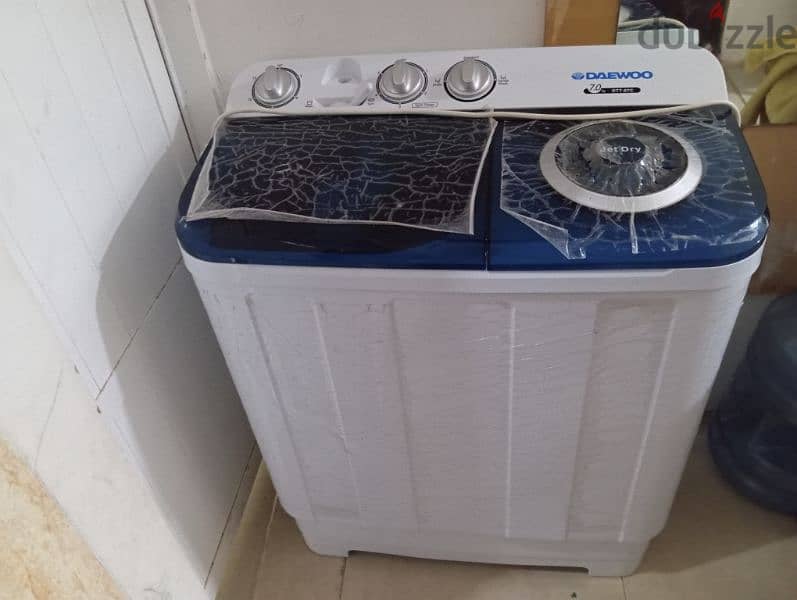 semi automatic washing machine in a very good working condition 1