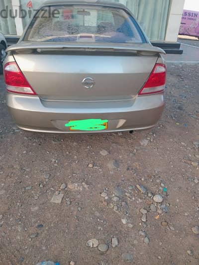 Nissan Sunny 2011