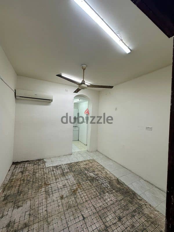 Studio for rent in alkhawir near marhab market ستديو للايجار بالخوير 7