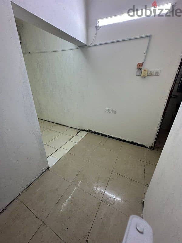 Studio for rent in alkhawir near marhab market ستديو للايجار بالخوير 11