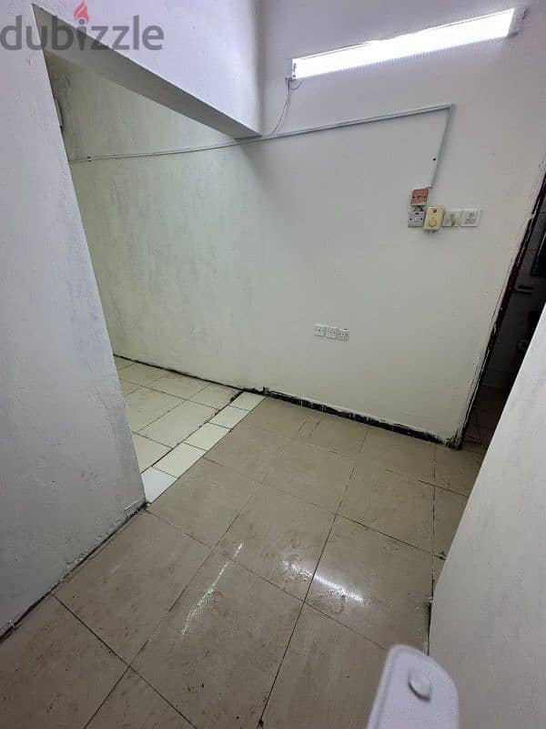 Studio for rent in alkhawir near marhab market ستديو للايجار بالخوير 14