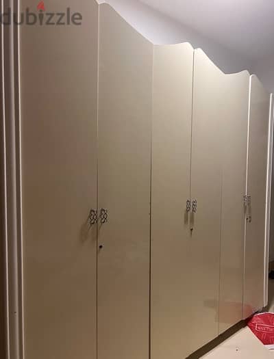 6 door wardrobe for sale (urgent sale)