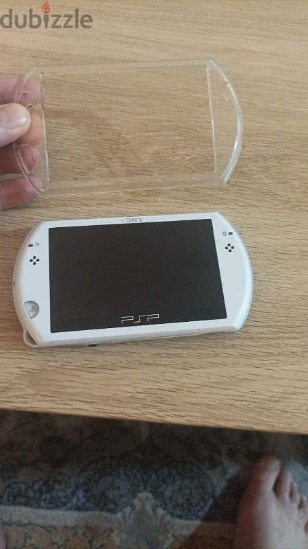 PSP go ice white  interested message me Whatsapp 79784802   30 ryals 2